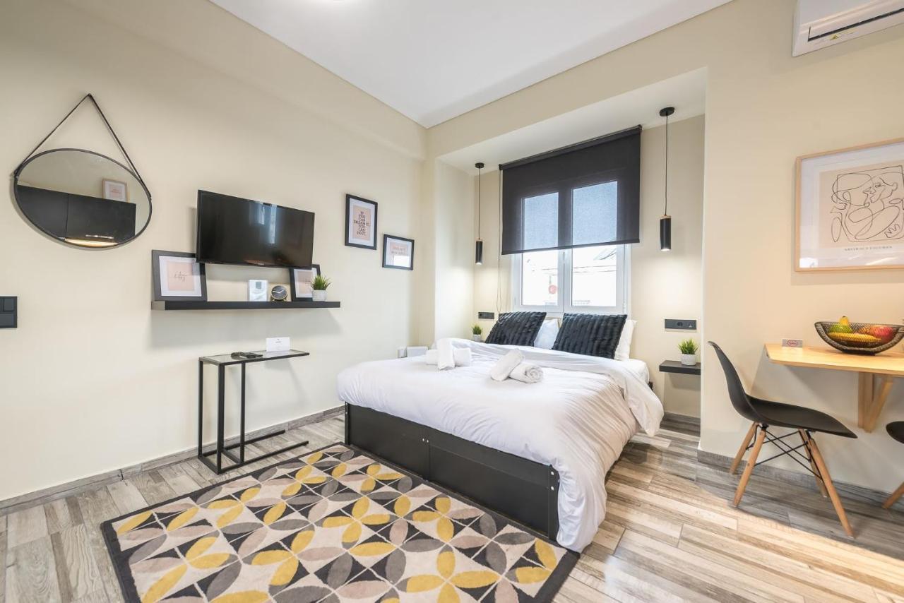 Апартаменты Petralona Stylish Penthouse Афины Экстерьер фото