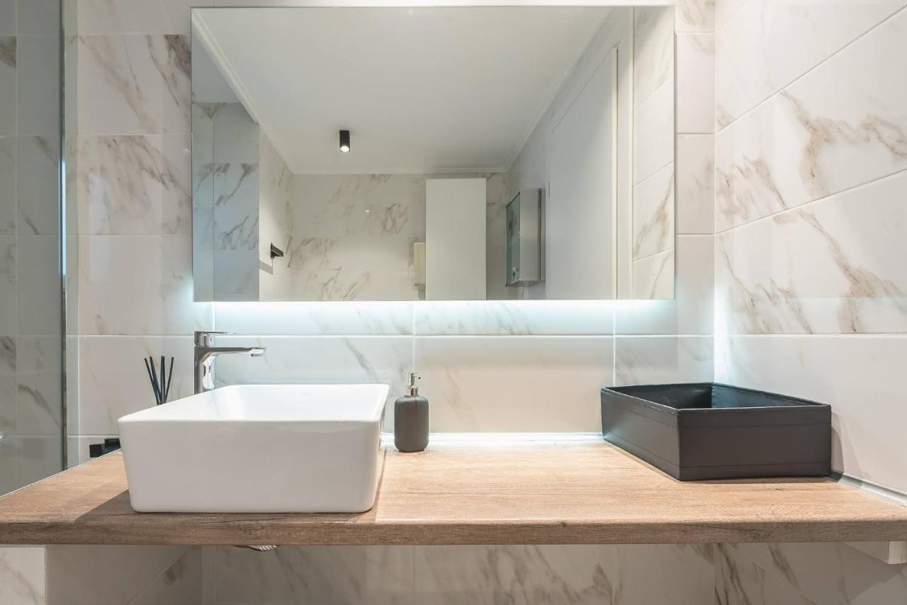 Апартаменты Petralona Stylish Penthouse Афины Экстерьер фото