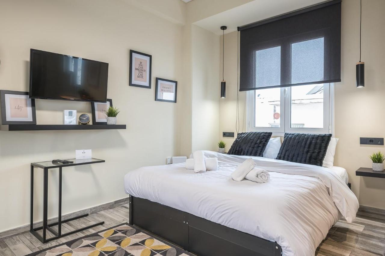 Апартаменты Petralona Stylish Penthouse Афины Экстерьер фото